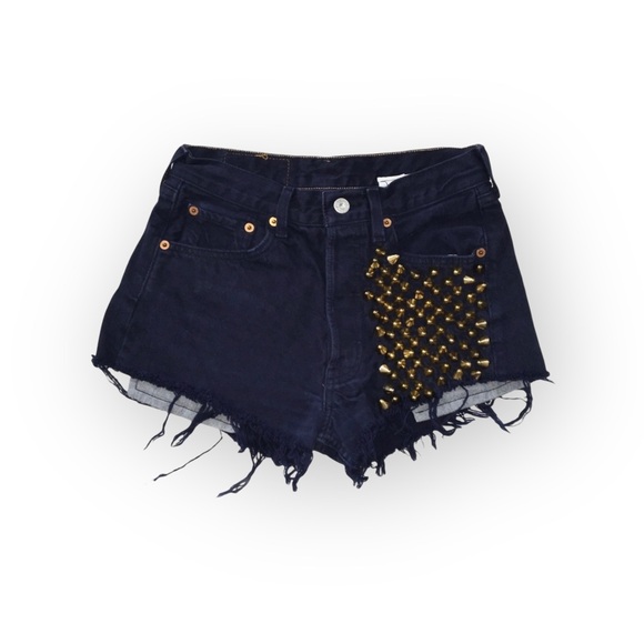 RP 4 LF ➤ Rihanna‘s Ragged Priest ➤ Levi's® Red Tab Cut Off Studs Shorts ➤ Navy - Picture 4 of 16